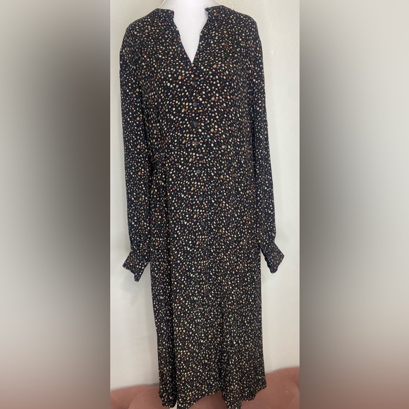 Sezane Dresses & Skirts - Floral Button-Up Long Sleeve Dress